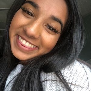 Meet your Posher, Shania